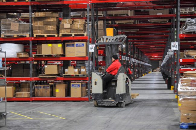 pick and pack fulfillment warehouse