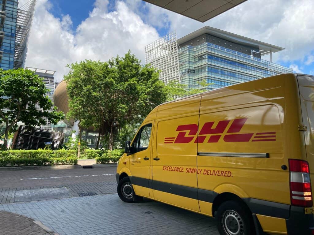 how does DHL calculate dimensional weight