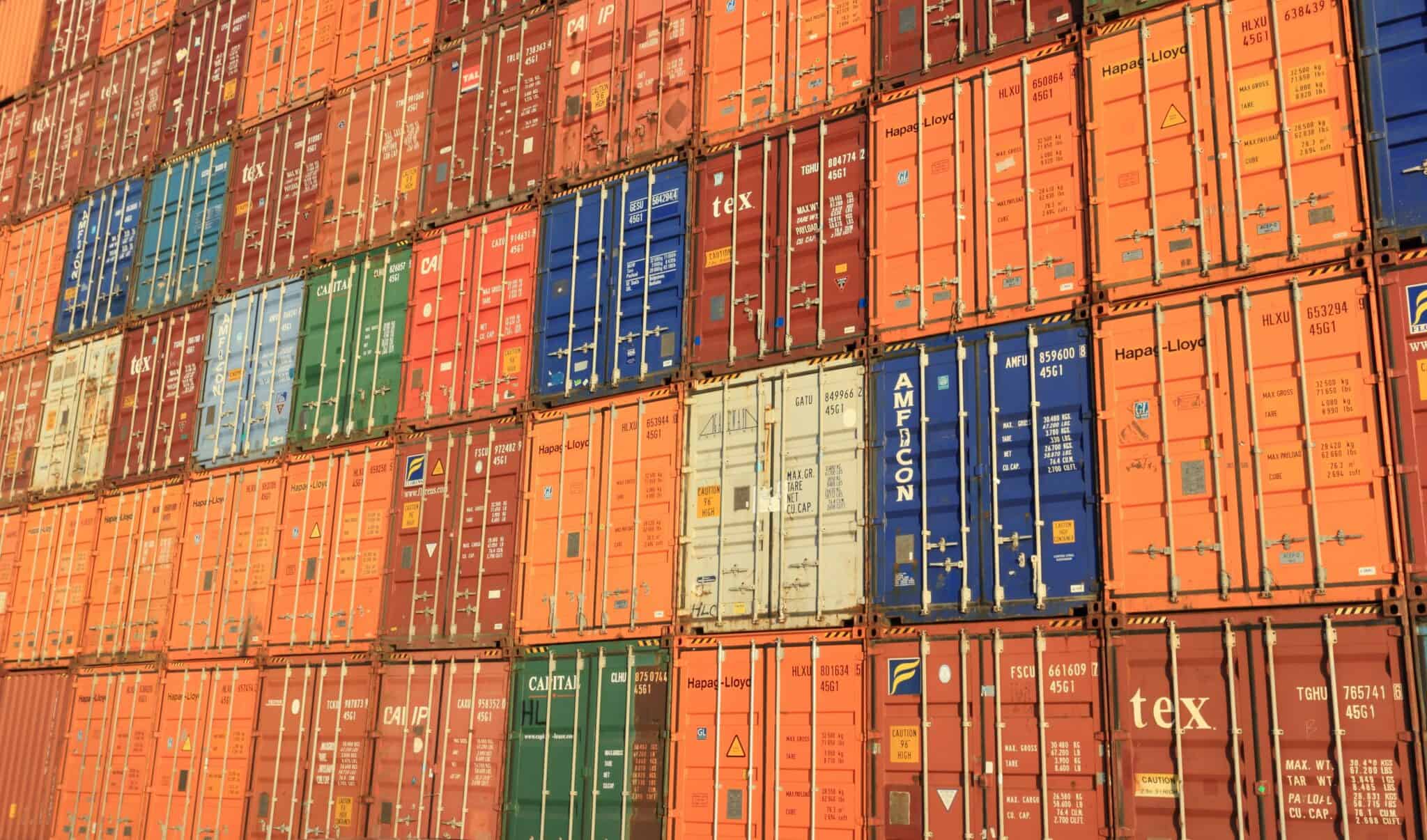 what-you-need-to-know-about-floor-stacked-containers-red-stag-fulfillment